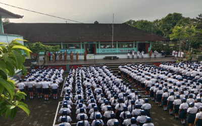 Upacara Bendera dengan Suasana Baru